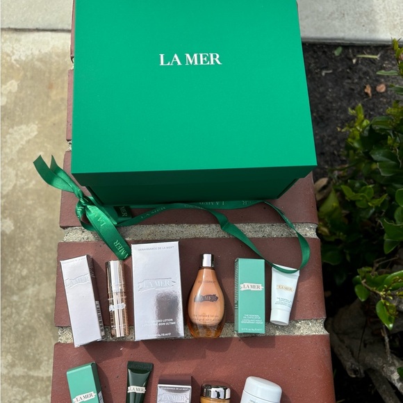 La Mer 6 Piece Skincare Luxury Kit Plus La Mer Box And Wrapping Plus Cream - Picture 2 of 13